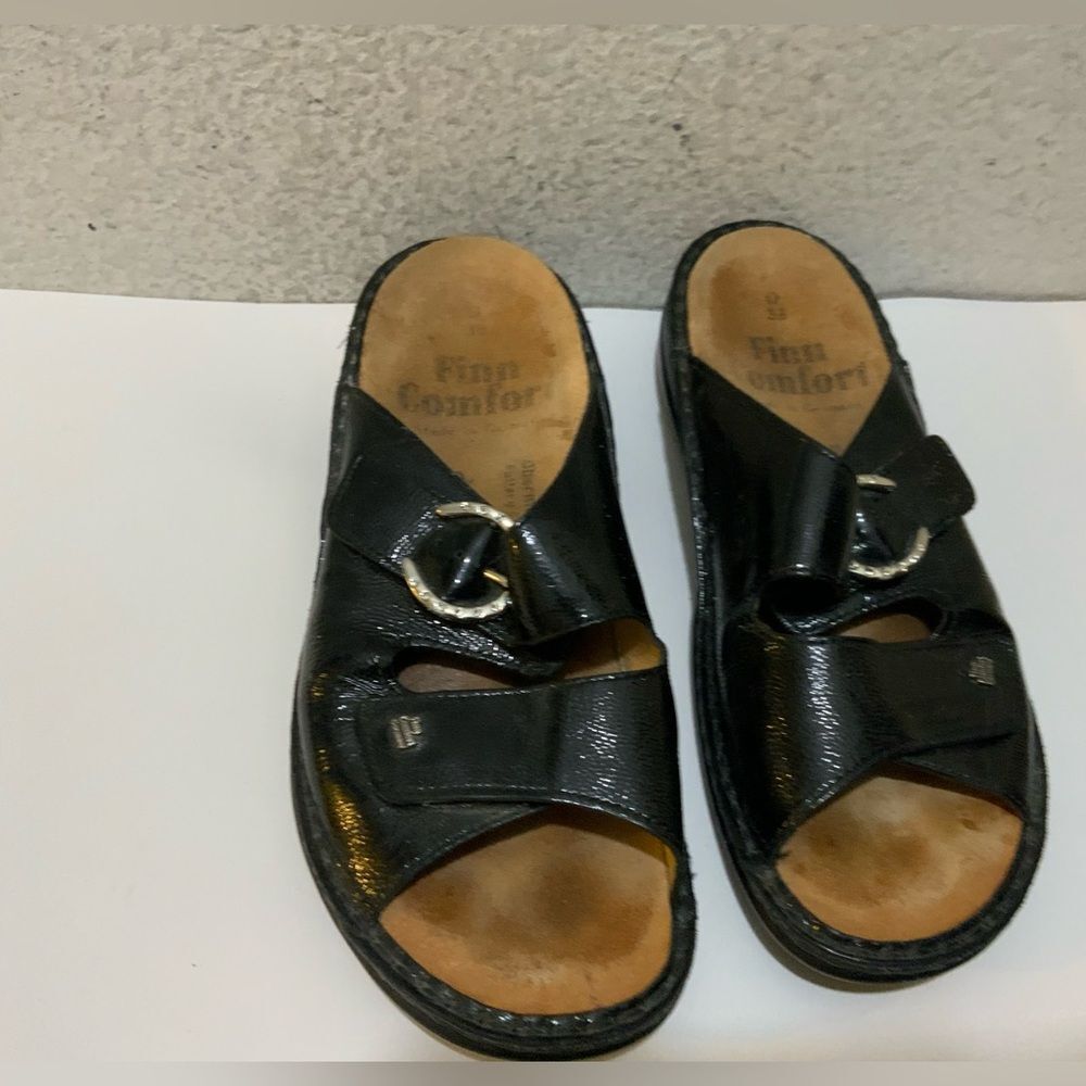 Finn Comfort Mumbai Sandals 38
Patent leather